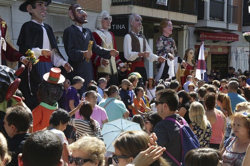 gigantes y cabezudos 2015