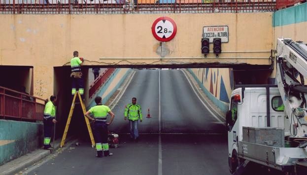 Puente simago semáforo