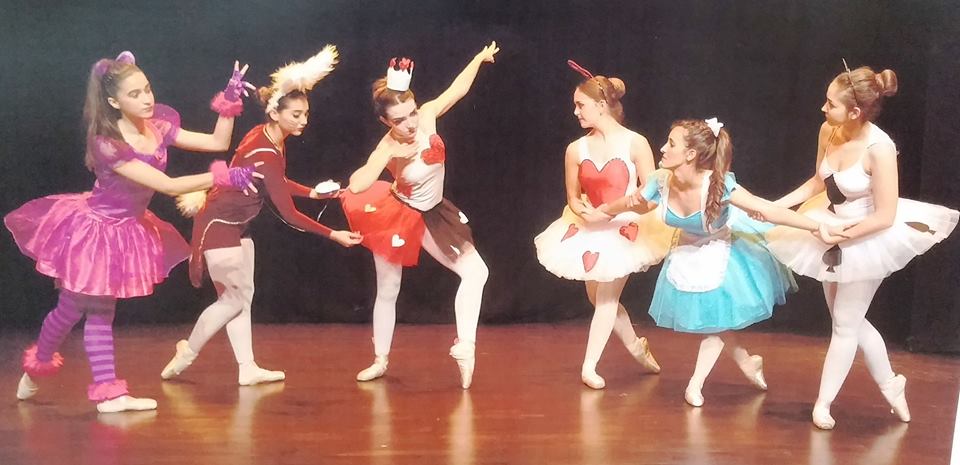 La Compañía de Danza municipal presenta 'Alicia en el País de las Maravillas'