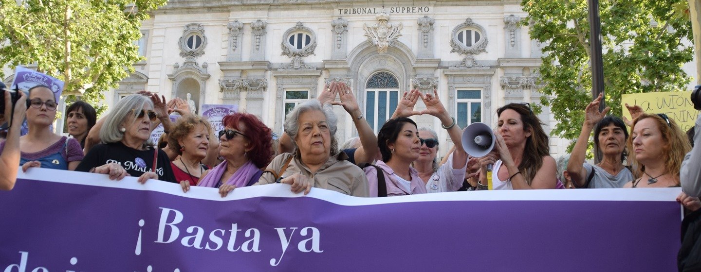 pancarta contra manada supremo