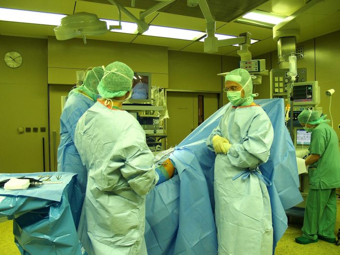 quirófano de un hospital. Pixabay
