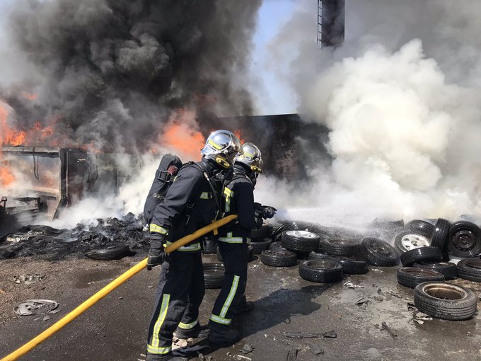 bomberos extinguen incendio prado overa