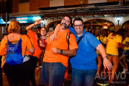 peñistas en plaza España