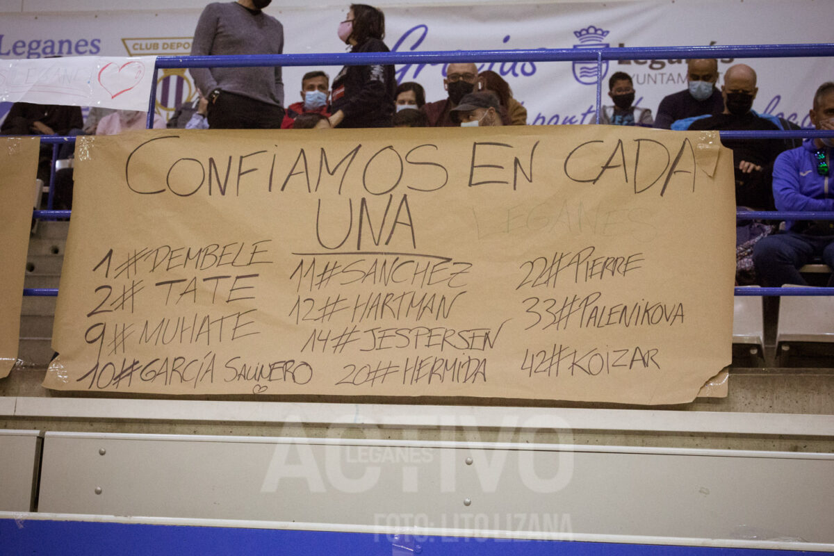 pancarta aficion del baloncesto leganes