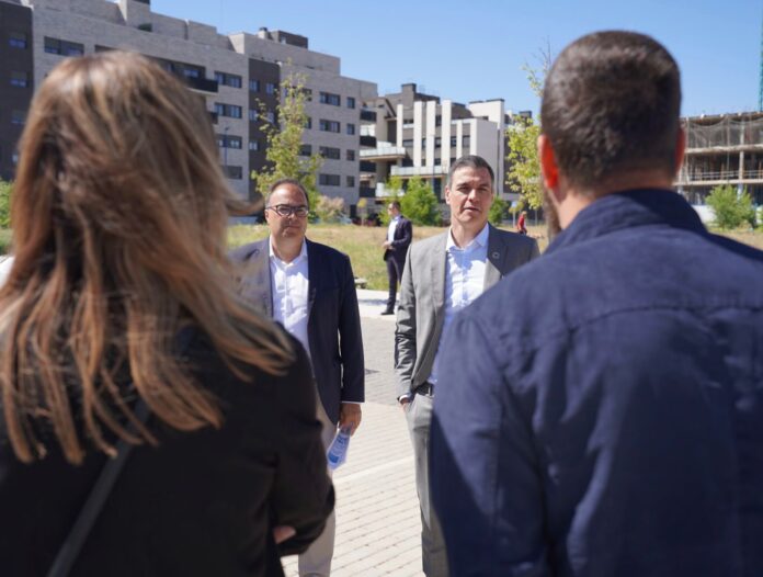 Santiago Llorente y Pedro Sánchez