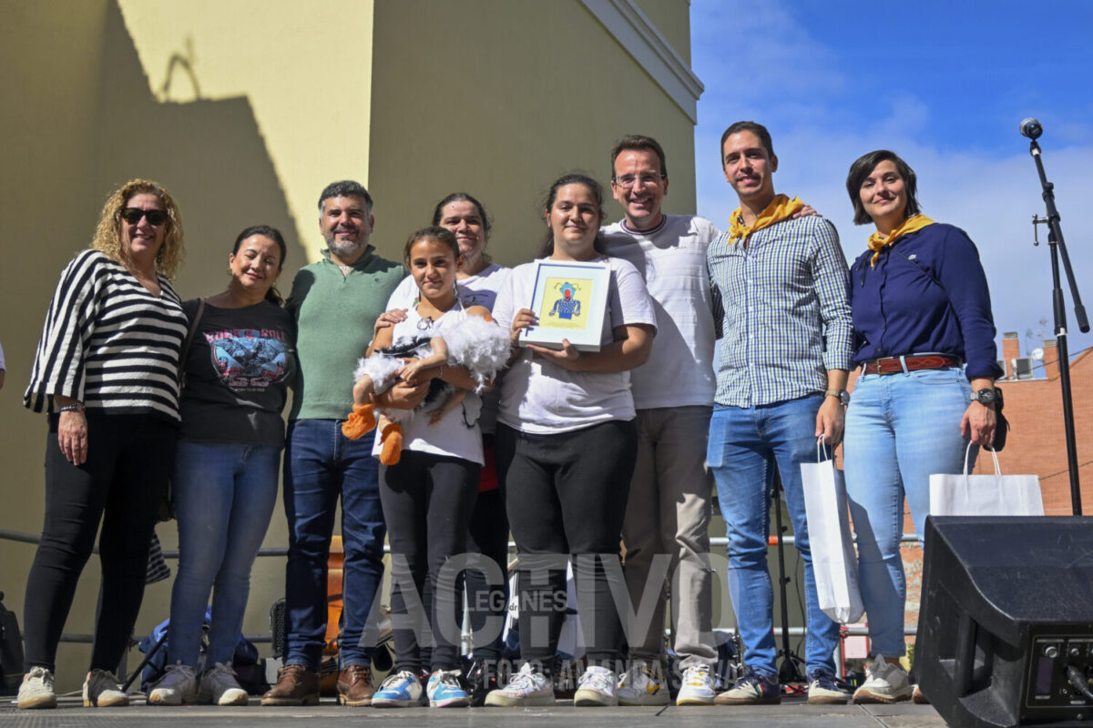 desfile gigantes cabezudos 2024